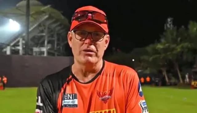 "There are a lot of cooks in the kitchen": Tom Moody on SRH management