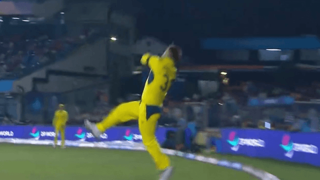 David Warner's Stunning Catch Shines in Australia's World Cup Clash with Netherlands