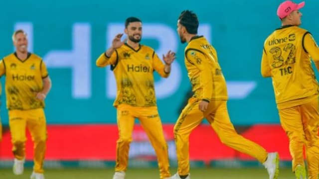 Peshawar Zalmi Clinch Last Over Thriller Against Multan Sultans