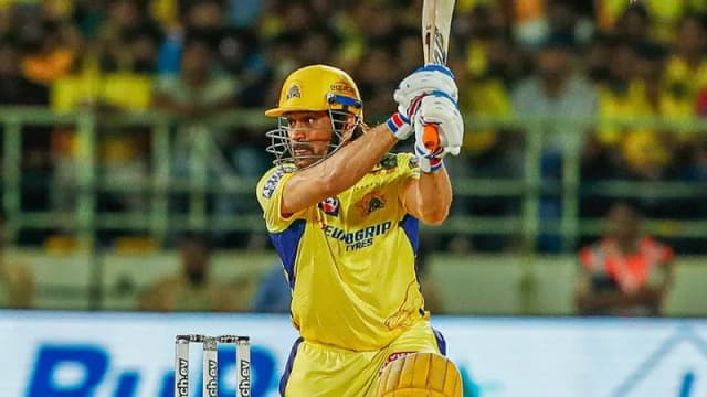 Dhoni Rolls Back the Years with Blazing Cameo Against Delhi Capitals