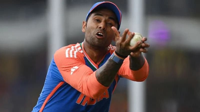 Gavaskar Supprts Yadav, Slams Aussie Paper Over Catch Doubts