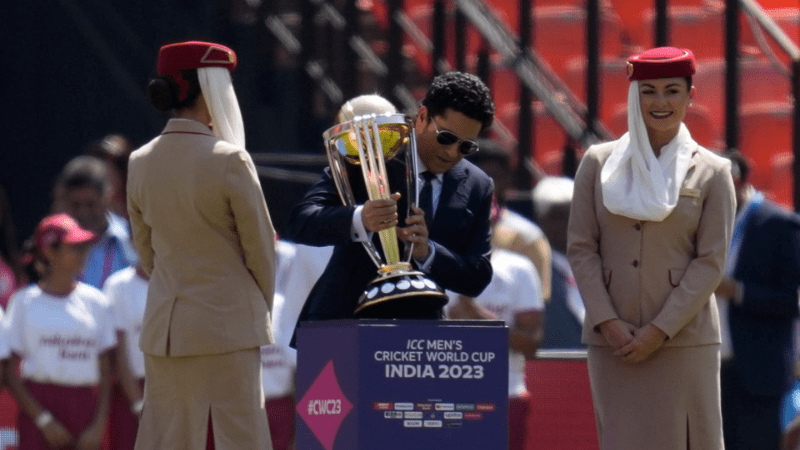 Sachin Carries World Cup Trophy, Caught Everyone's Emotion