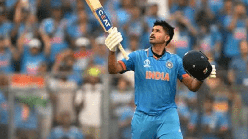 Shreyas Iyer's Gesture: Gifts Indian Team Jersey to Max Verstappen at Abu Dhabi GP