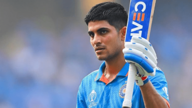 Shubman Gill greets the families of the unsung heroes from 2008 Mumbai Attacks.