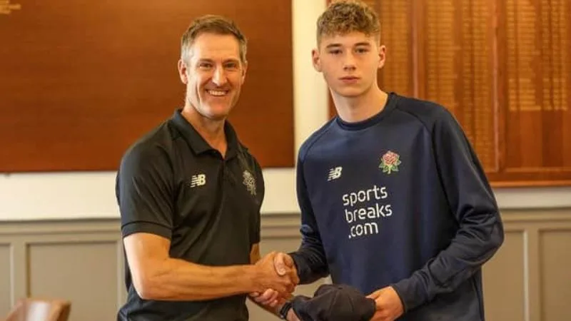 16 Year old Rocky Flintoff gets signed by Lancashire as his first contract