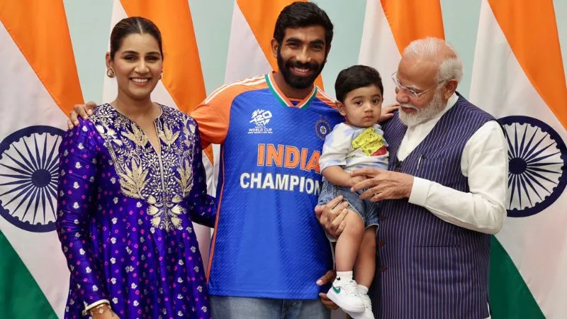 PM Modi's Adorable Moment with Jasprit Bumrah's Son During Indian Team's Delhi Visit