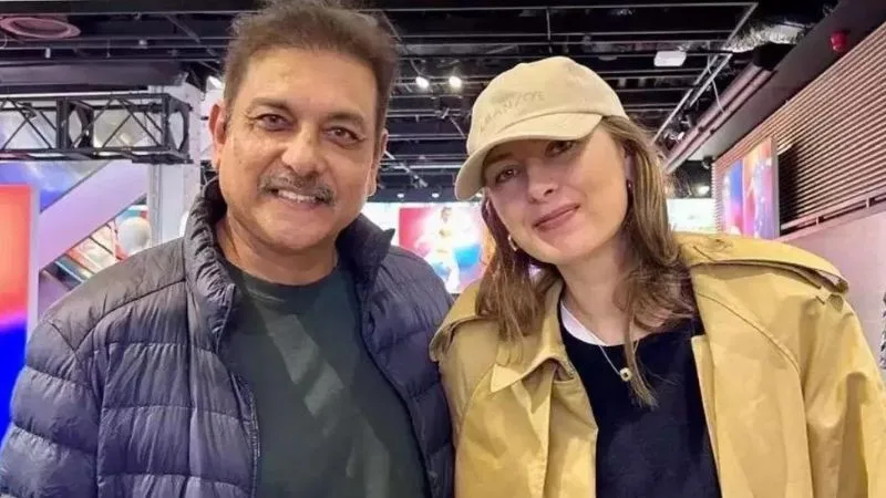 Ravi Shastri's picture with Maria Sharapova goes viral