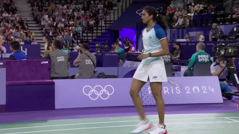 PV Sindhu Dominates Razzaq in Paris 2024 Opener