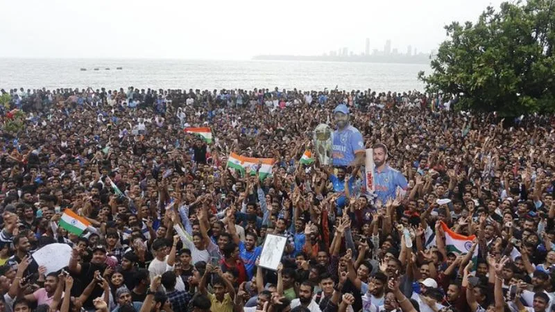 Fans Throng Marine Drive to Celebrate Team India’s Arrival Post T20 World Cup Win