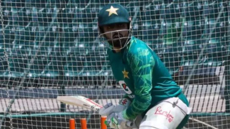 Shehzad Takes Aim at Babar Again, But Gully Cricket Woes Go Viral