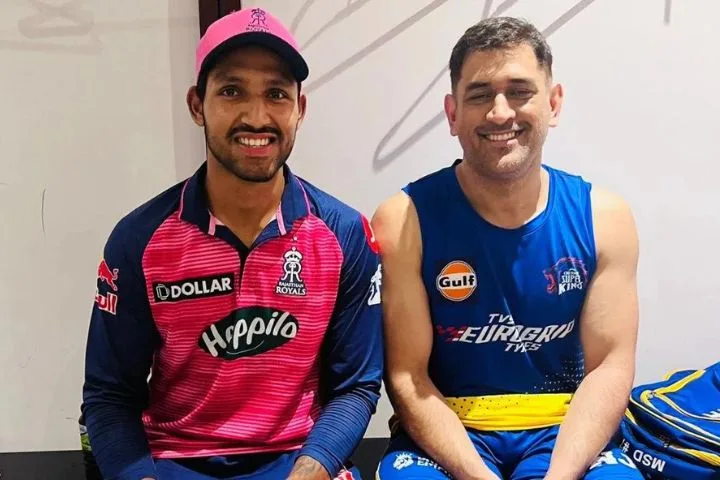 Dhruv Jurel Picks MS Dhoni for 20 Runs in Final Over Challenge