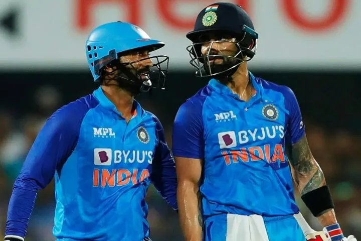 Dinesh Karthik's Heartfelt Tribute to Kohli's 16-Year Milestone