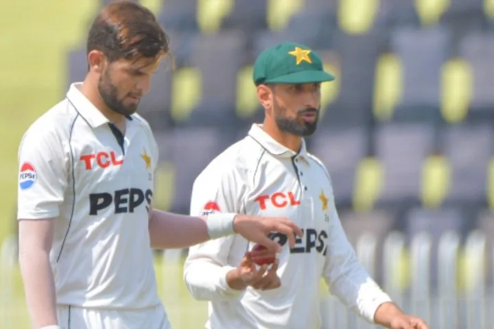 Shaheen Afridi & Shan Masood Clash in Dressing Room