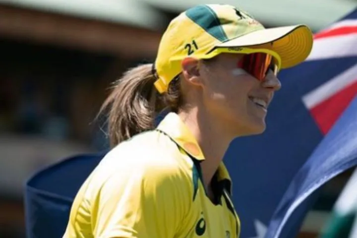 Ellyse Perry's Bizarre Run Out Against New Zealand