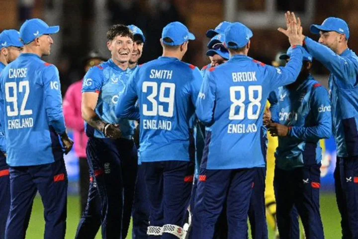 England Dominates Australia with 186-Run Victory to Level ODI Series 2-2