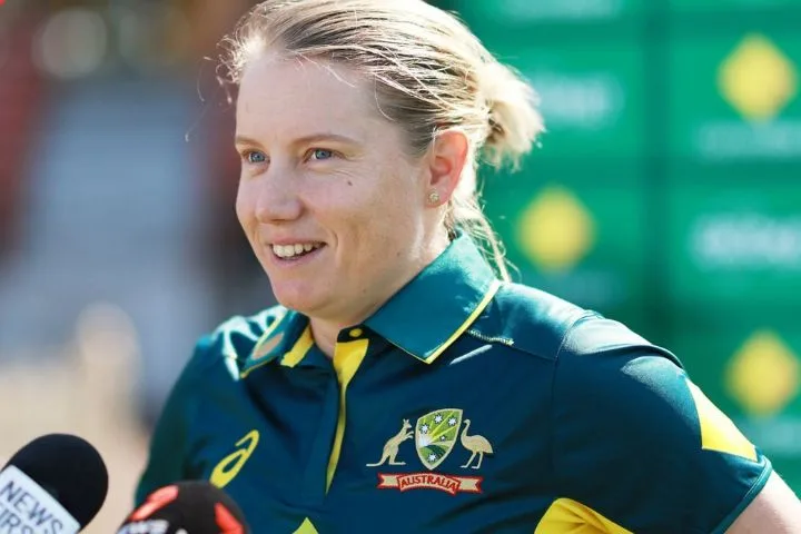 Alyssa Healy Hails Australia's Bowling Dominance in Pivotal World Cup Win