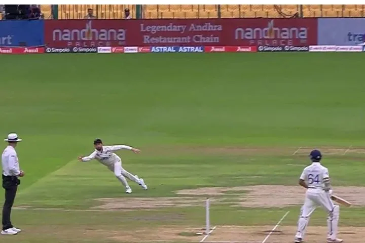 Devon Conway's One-Handed Catch Sends Sarfaraz Khan for a Duck