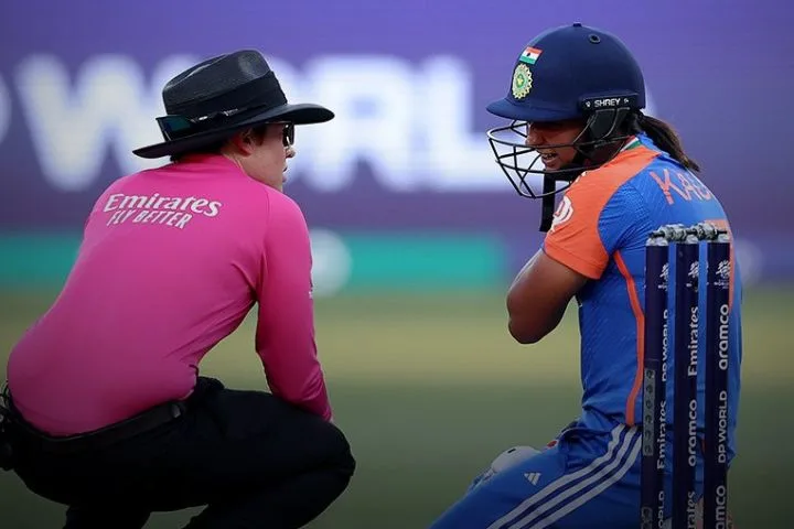 Harmanpreet Kaur Injured During India vs Pakistan T20 Match