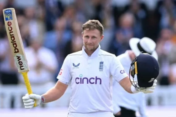 Joe Root Shines Ball on Jack Leach's Head in Second Test