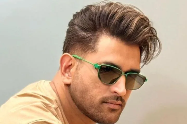 MS Dhoni's New Hairstyle Breaks the Internet – Watch!