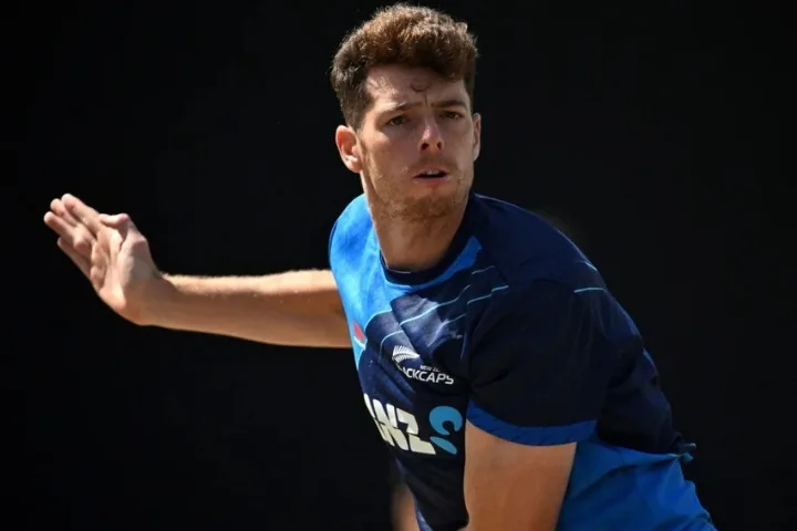 Mitchell Santner Joins MI for IPL 2025 at INR 2 Crore